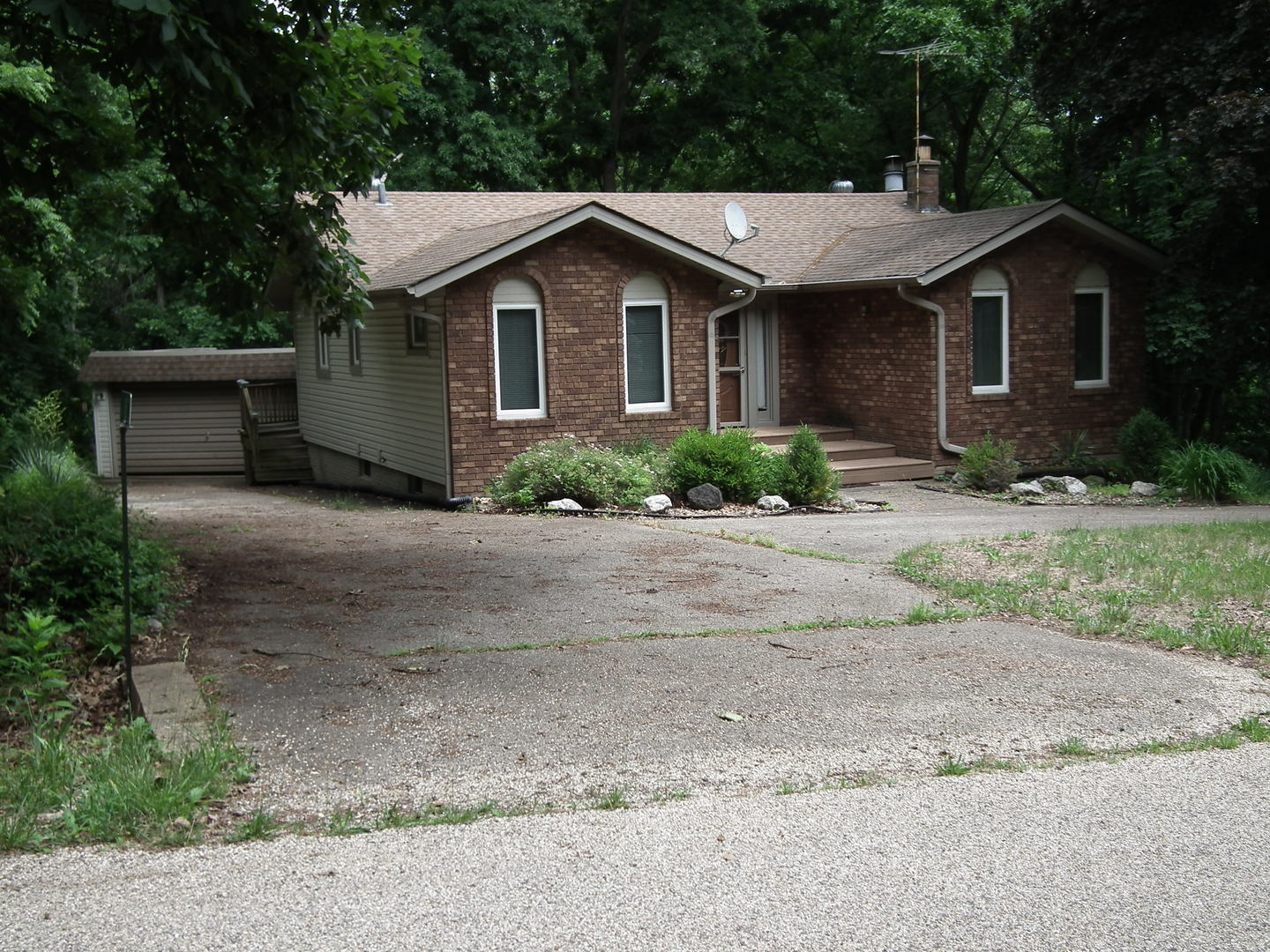 18 Sheridan Drive Property Photo 1