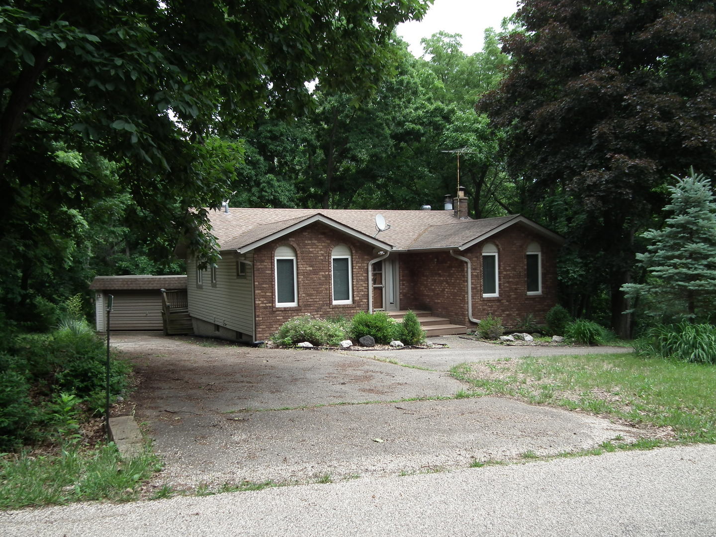 18 Sheridan Drive Property Photo 2