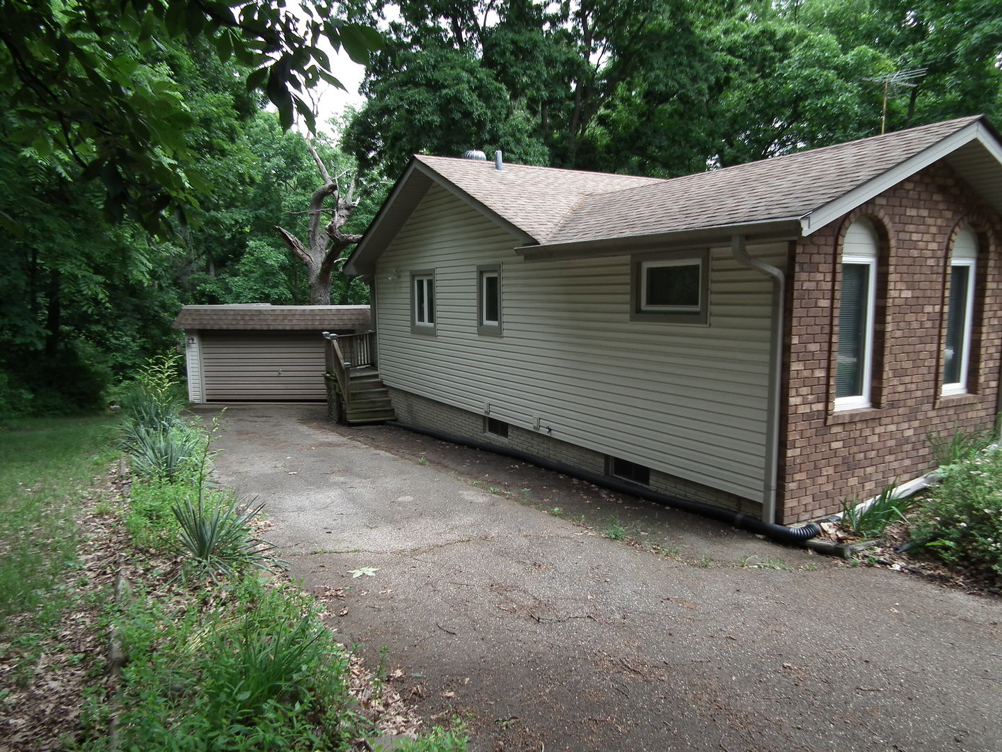 18 Sheridan Drive Property Photo 4