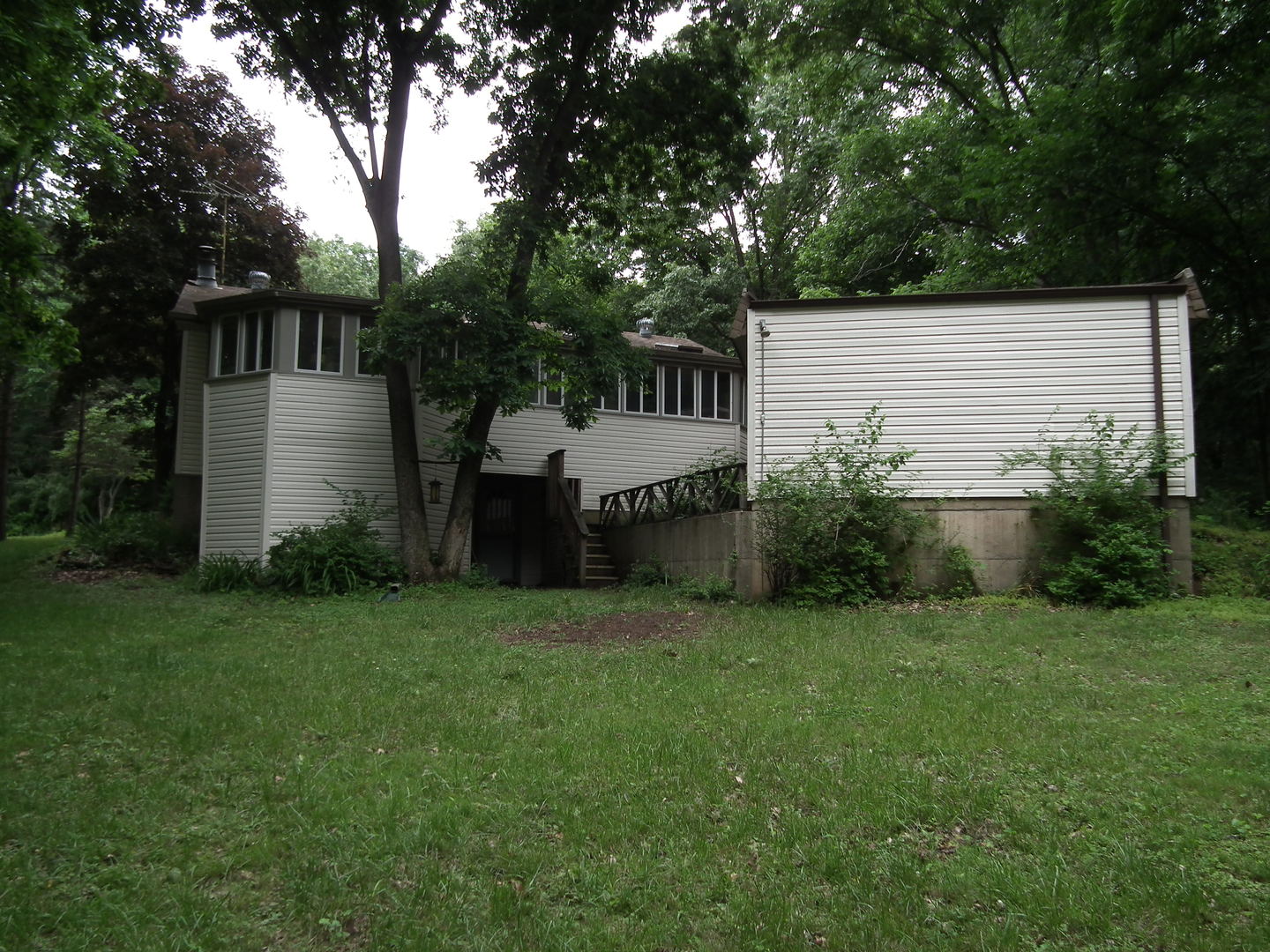 18 Sheridan Drive Property Photo 6