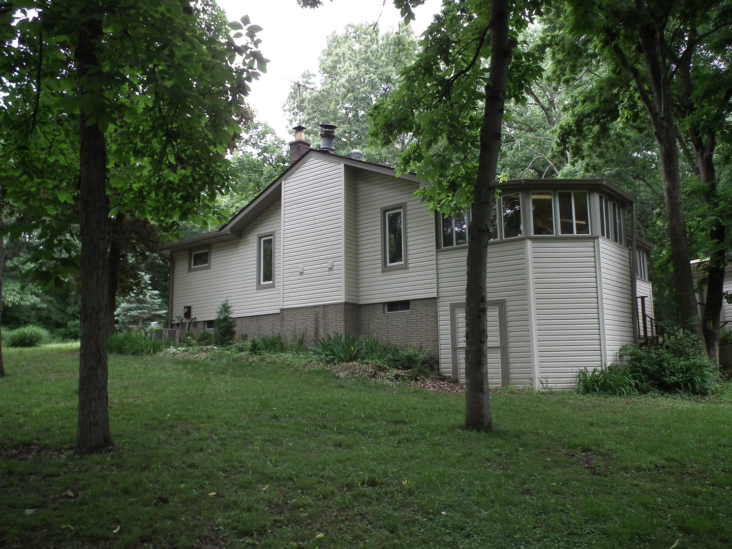 18 Sheridan Drive Property Photo 7