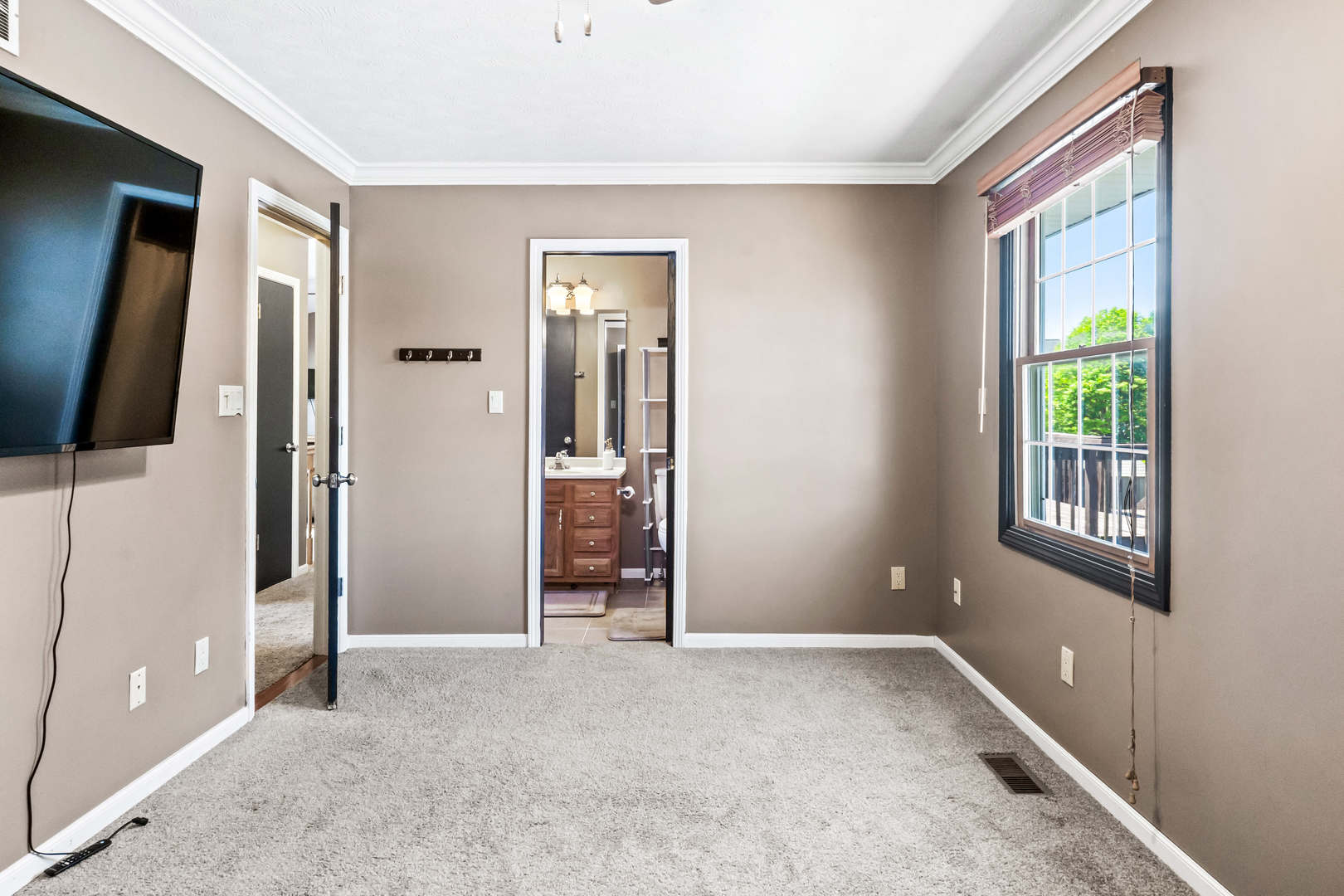 2102 Pacific Avenue Property Photo 13