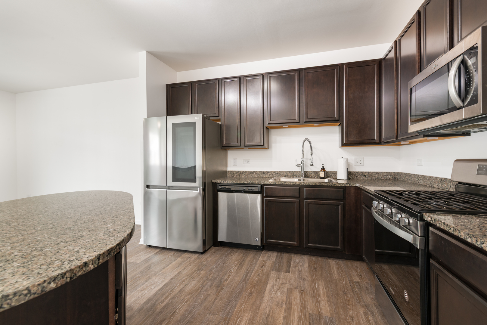 804 Four Seasons Boulevard 804 Property Photo 2