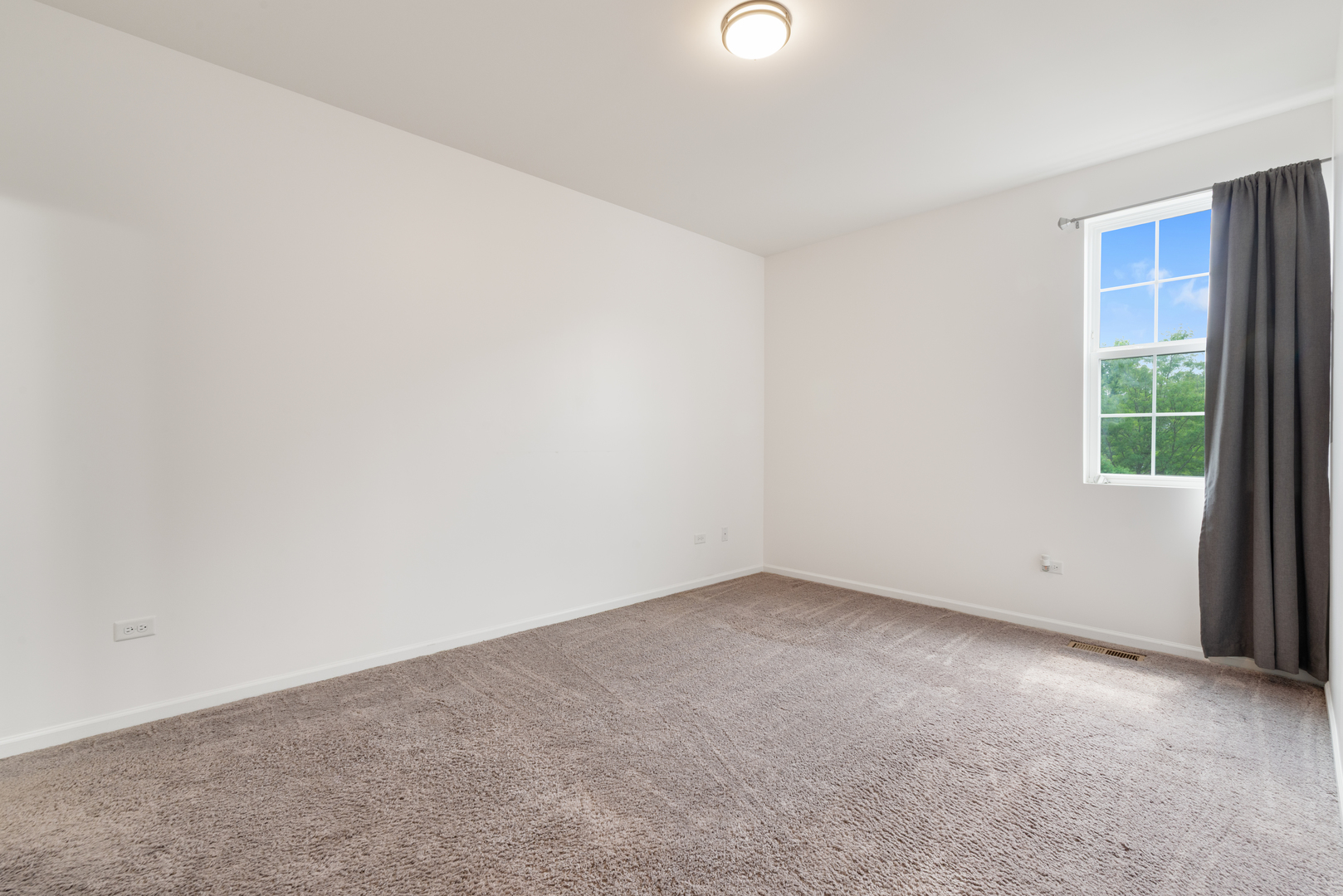 804 Four Seasons Boulevard 804 Property Photo 9