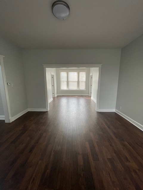 916 W 68th Street 1w Property Photo 5