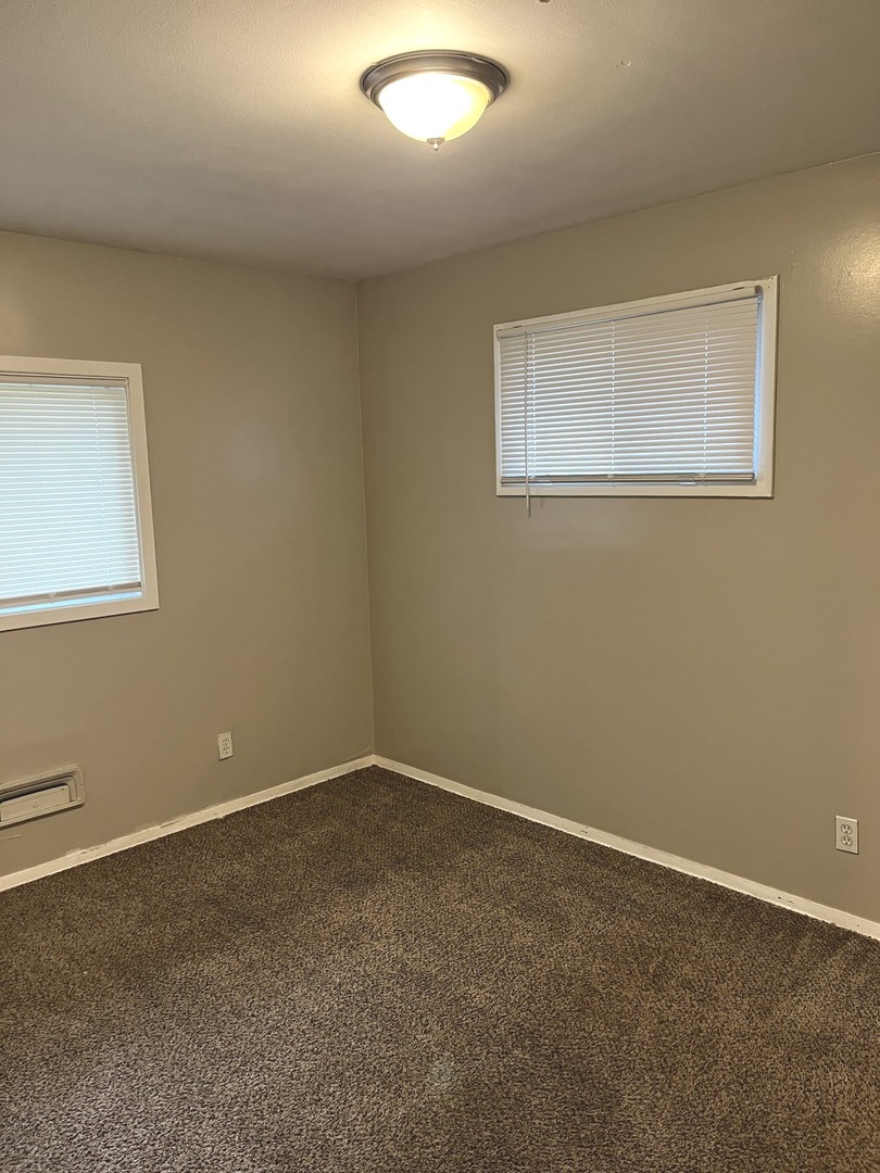 15439 Elm Street Property Photo 6