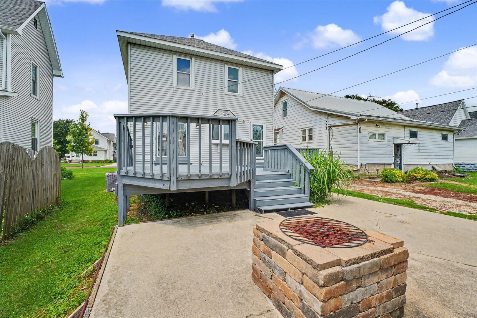 222 S Sangamon Avenue Property Photo 2