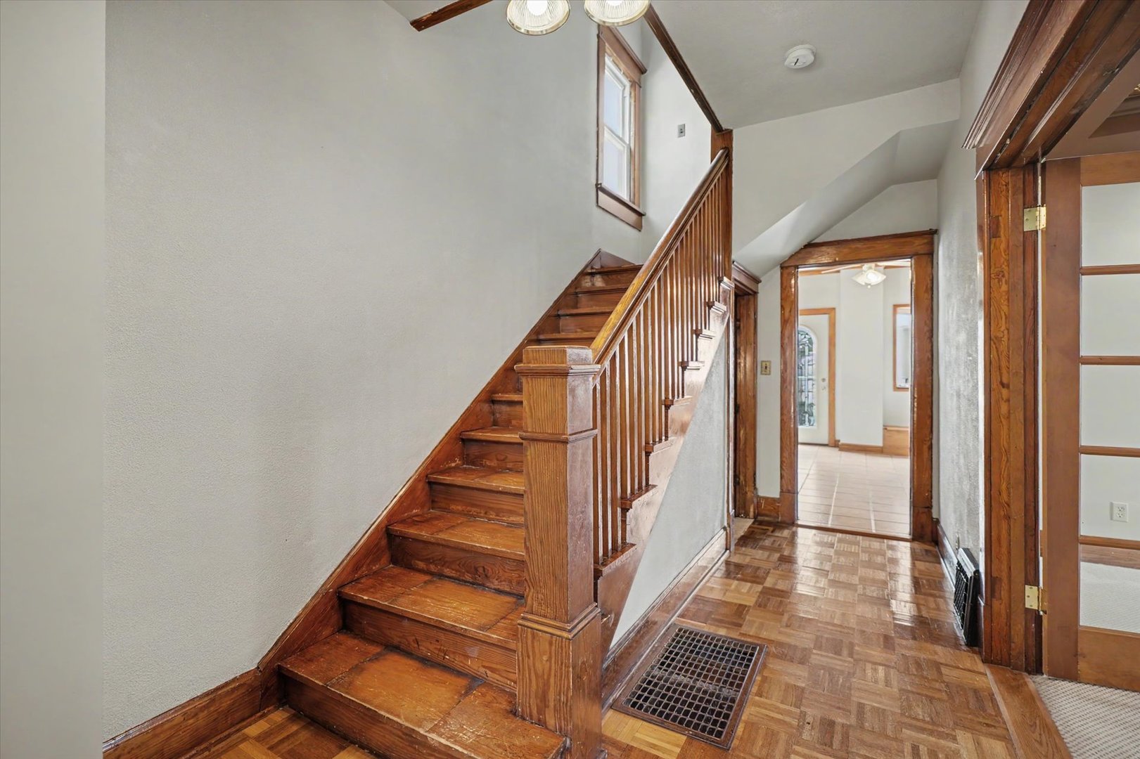 222 S Sangamon Avenue Property Photo 4