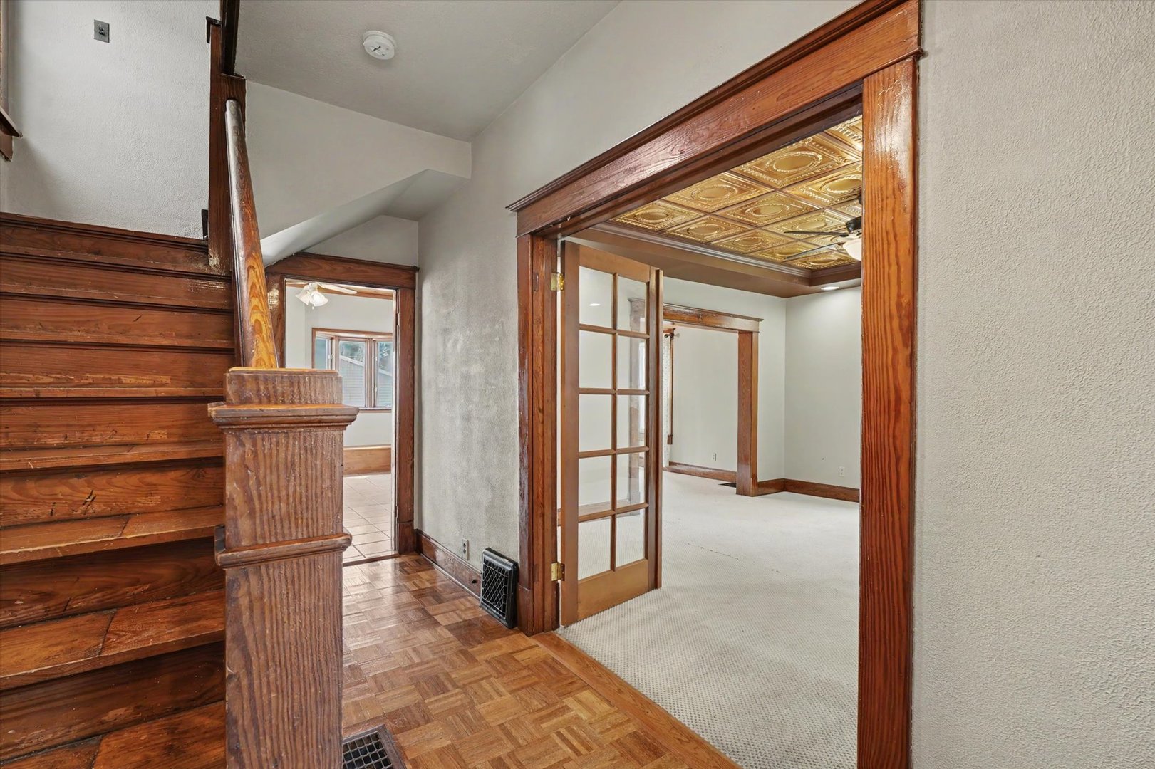 222 S Sangamon Avenue Property Photo 5
