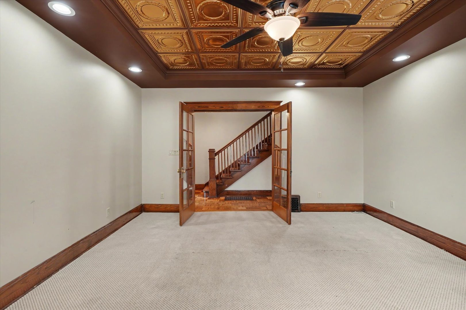 222 S Sangamon Avenue Property Photo 7