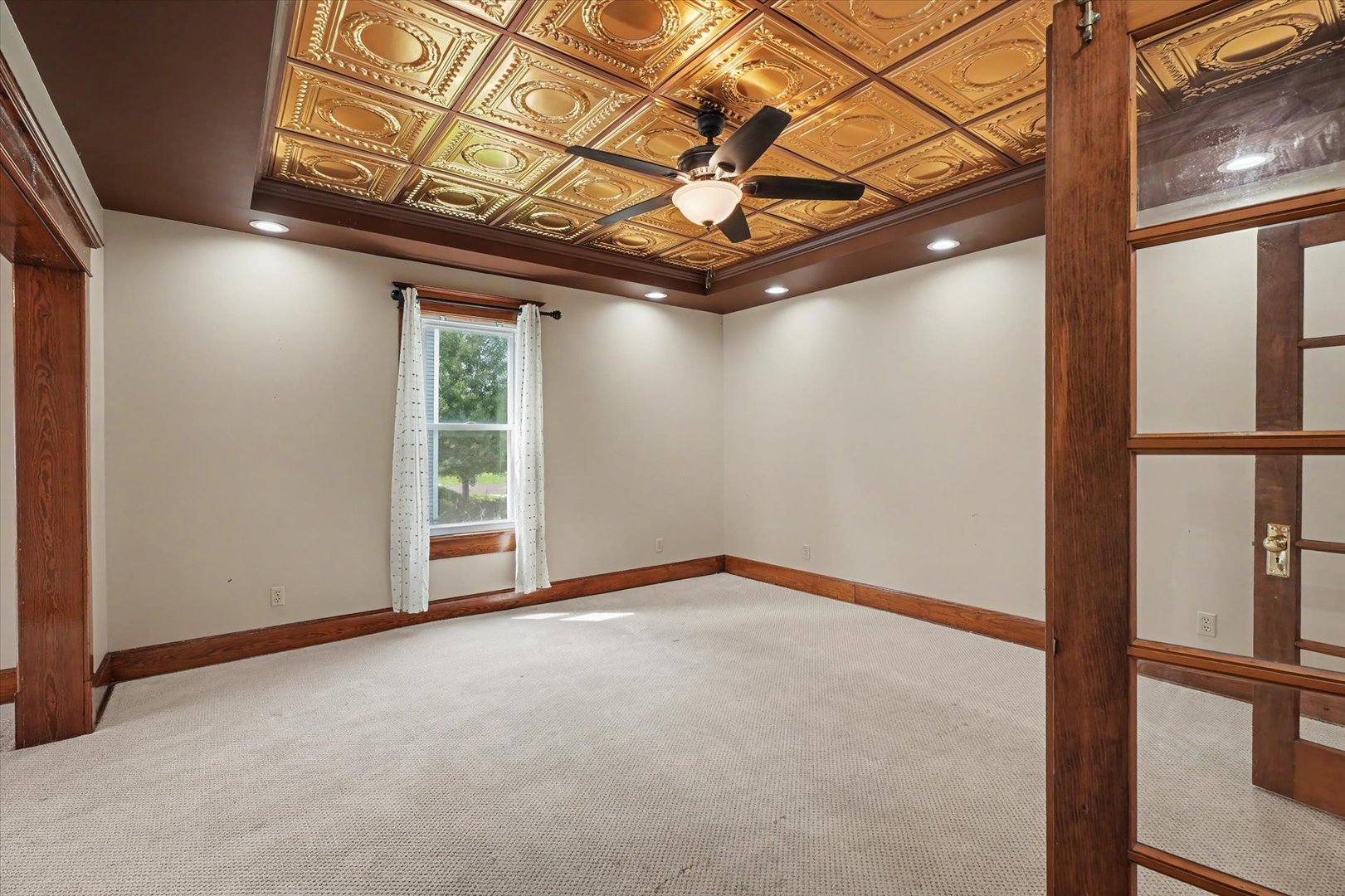 222 S Sangamon Avenue Property Photo 8