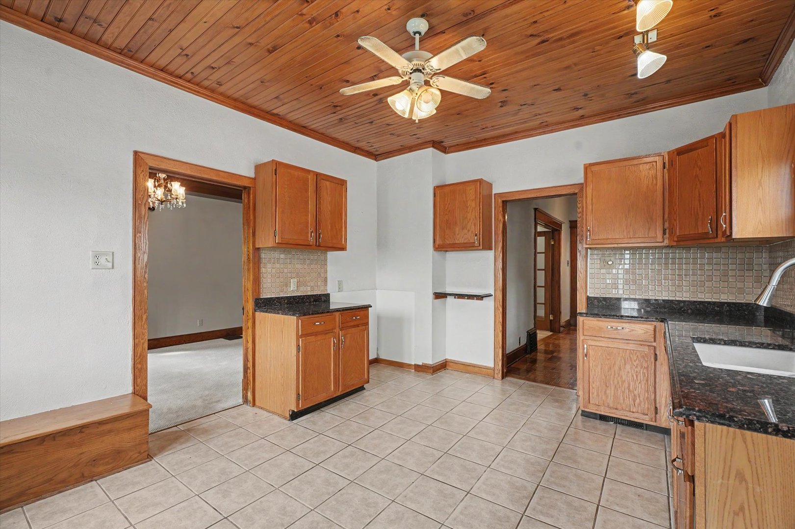 222 S Sangamon Avenue Property Photo 21