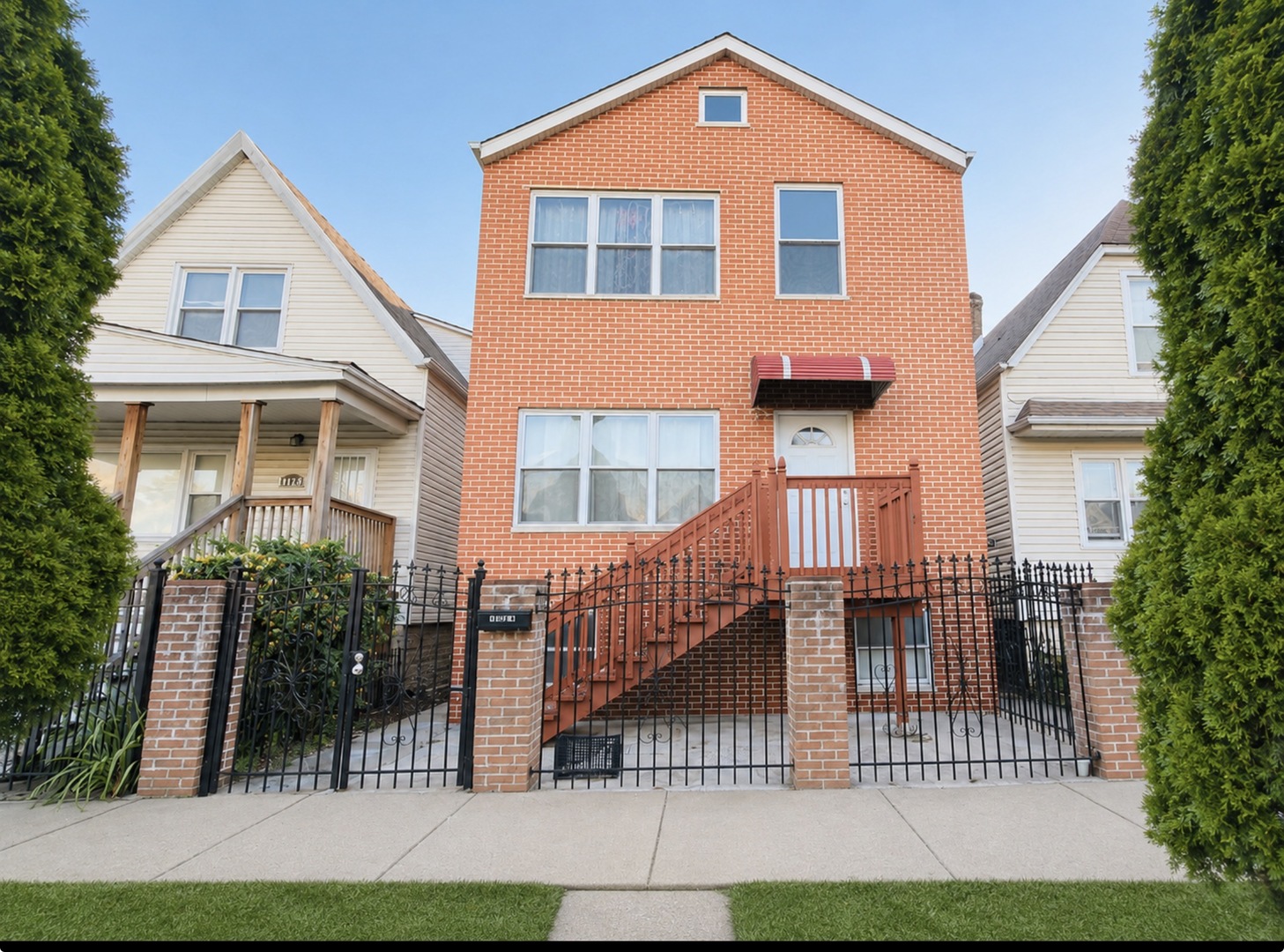 4024 S Artesian Avenue Property Photo