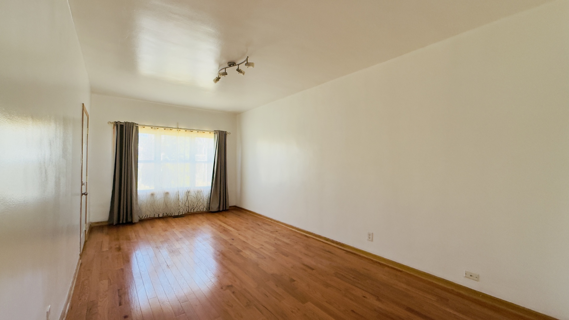 4024 S Artesian Avenue Property Photo 11