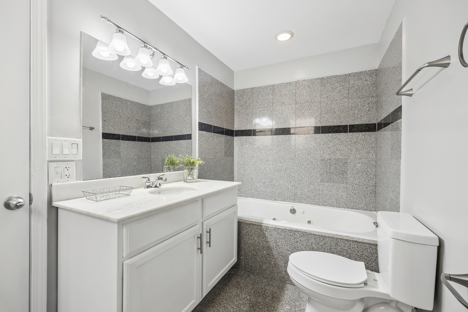 12675633 Property Photo 11