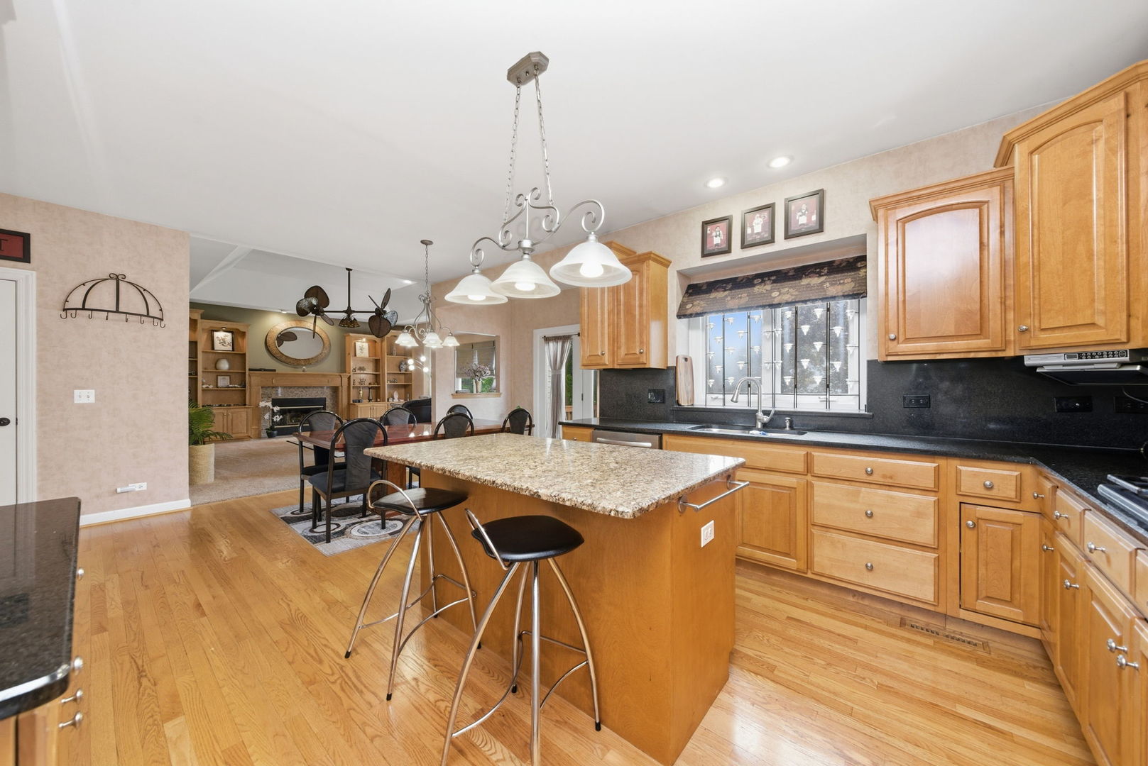 12758 Barrow Lane Property Photo 11