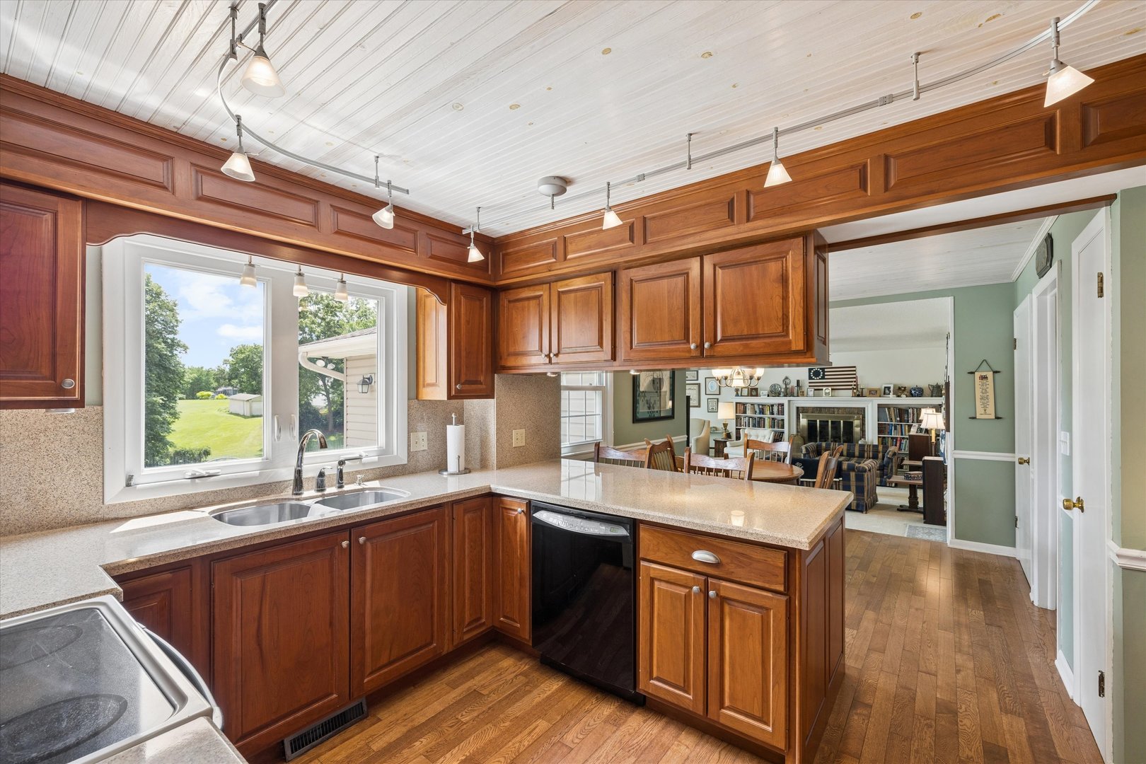 1025 8th Avenue Property Photo 16