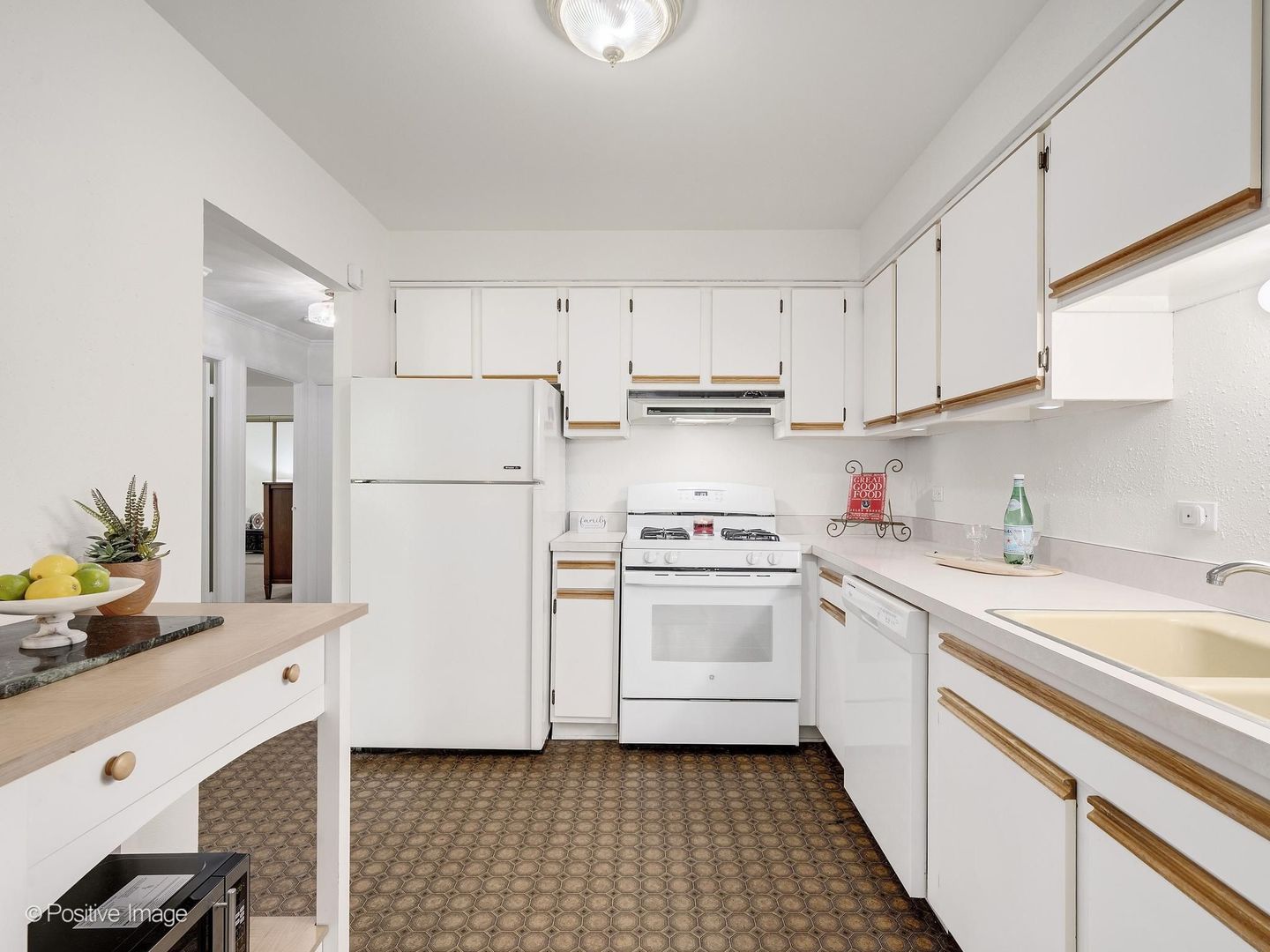1001 N Mill Street 311 Property Photo 7