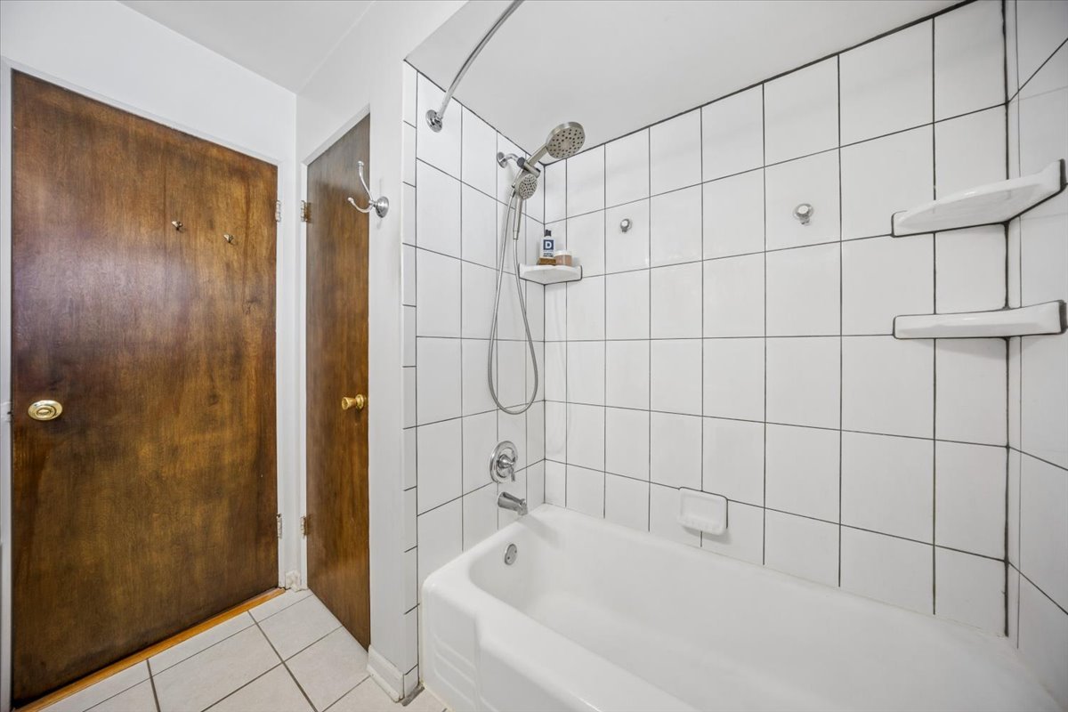 883 Buffalo Avenue Property Photo 9