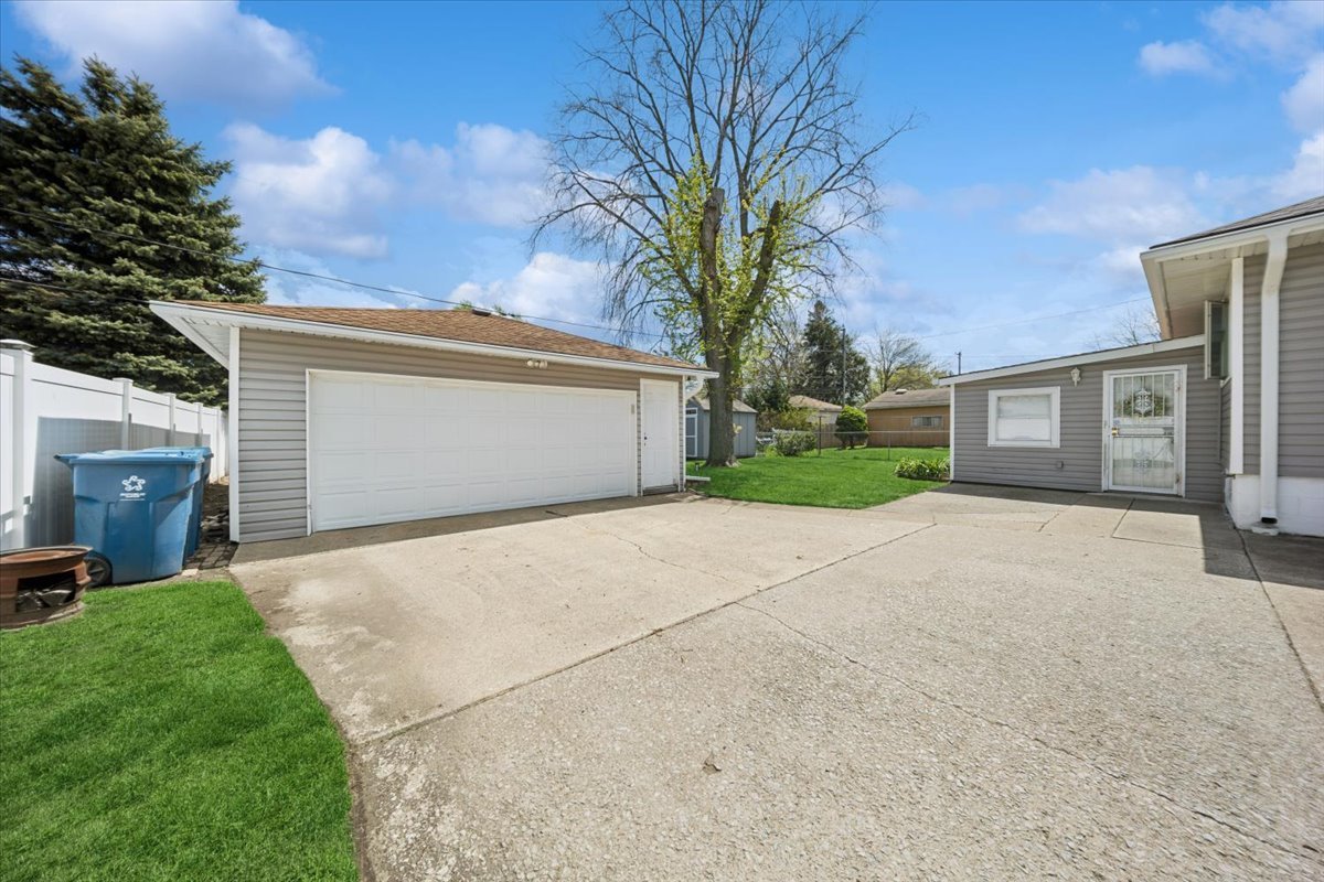 883 Buffalo Avenue Property Photo 14