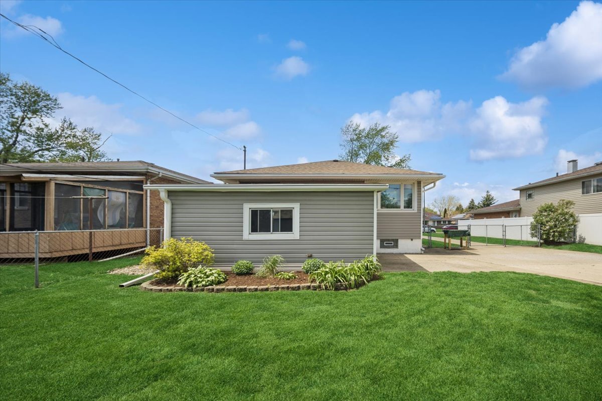 883 Buffalo Avenue Property Photo 16