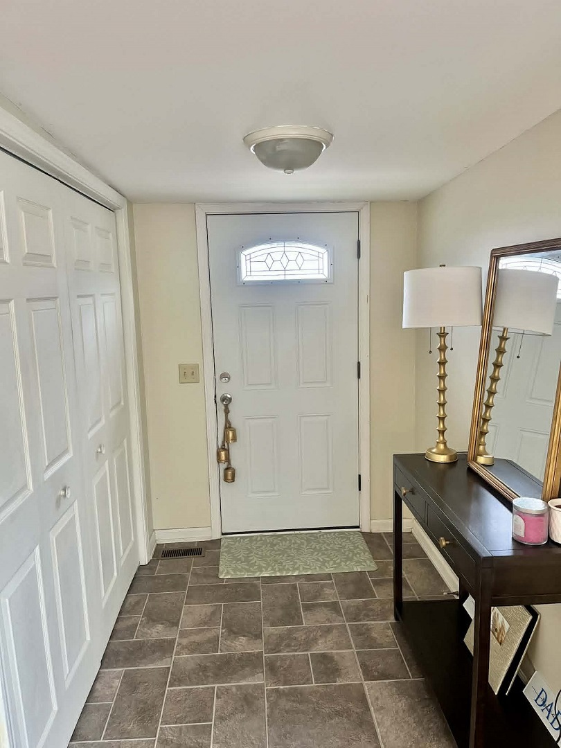 511 E Herrin Street Property Photo 7
