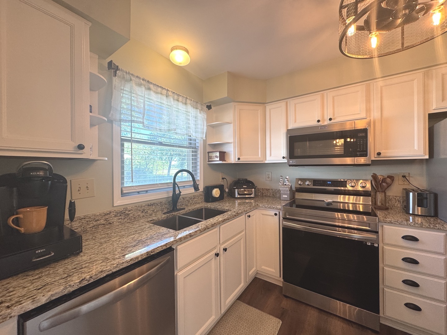 1626 Amhurst Way Property Photo 9
