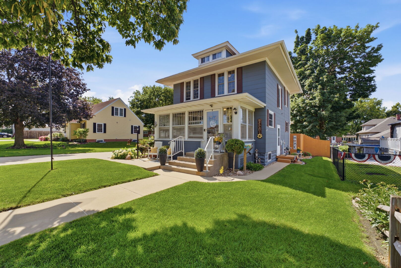 919 8th Street Property Photo 1