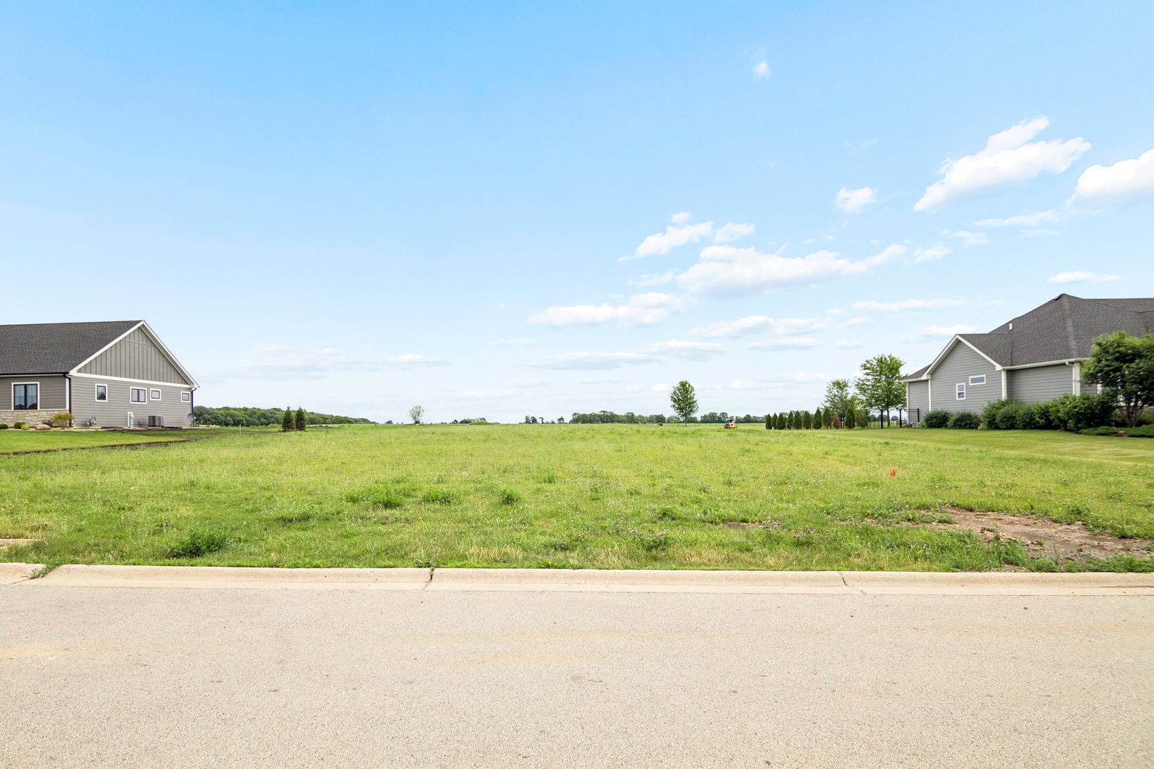 7802 Fairway Drive Property Photo 2
