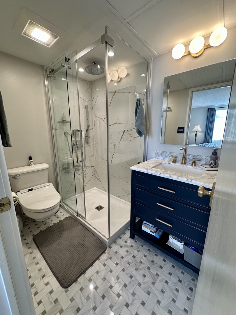 110 W Butterfield Road 310s Property Photo 15