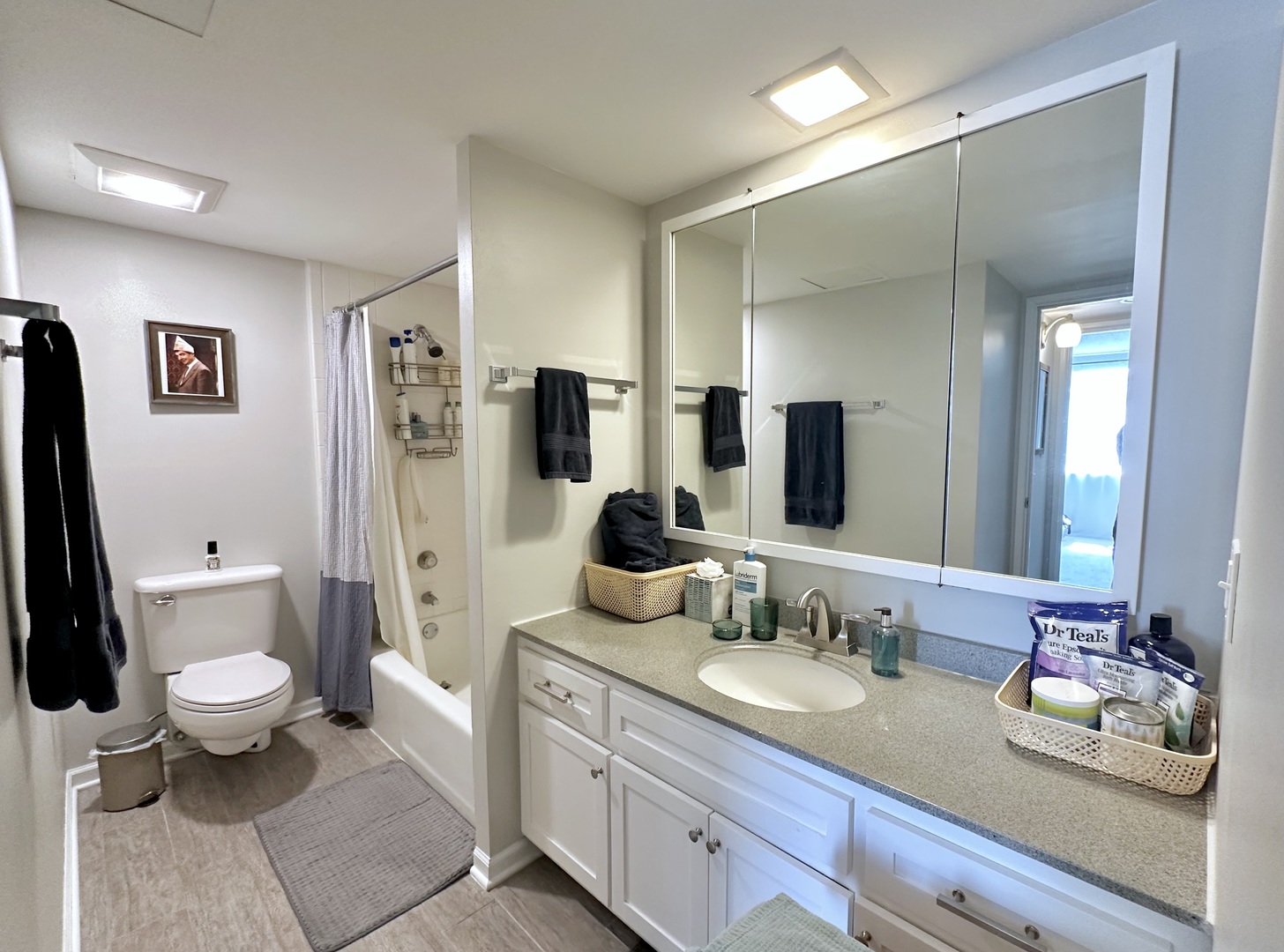 110 W Butterfield Road 310s Property Photo 20