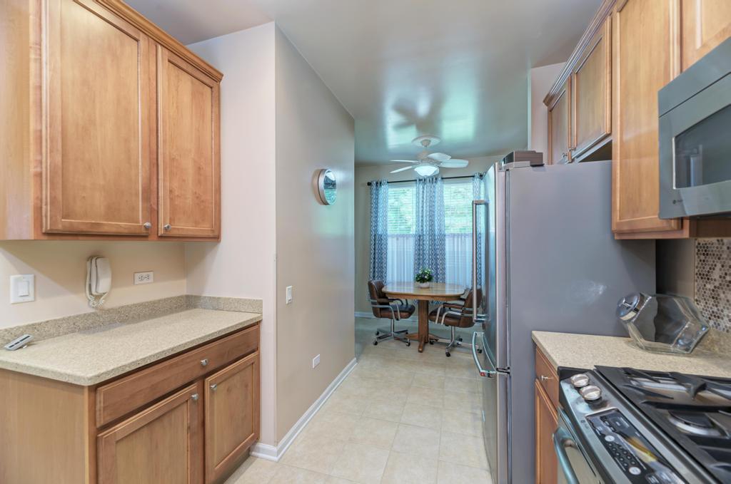 2886 Edgewater Drive Property Photo 8