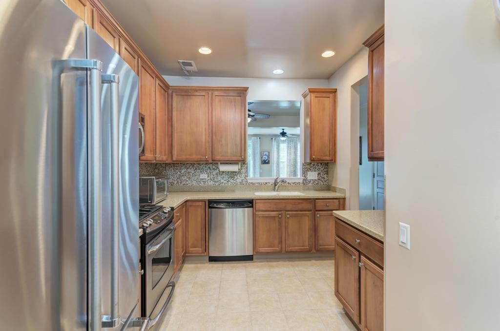 2886 Edgewater Drive Property Photo 9