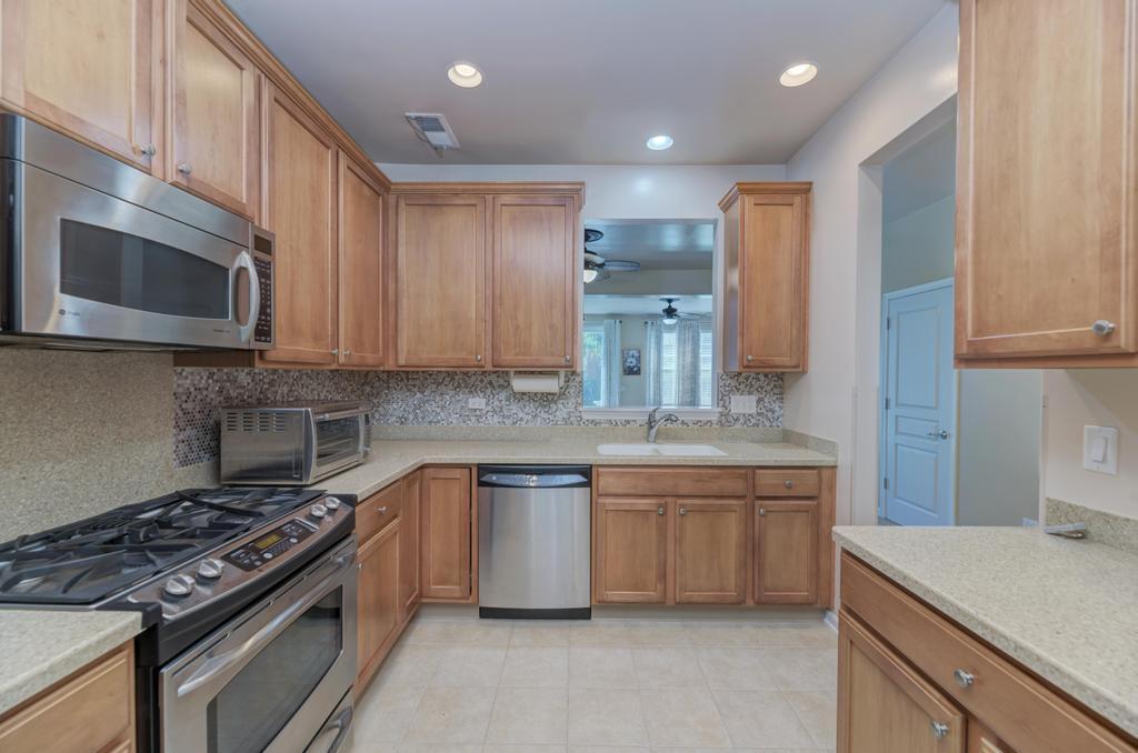 2886 Edgewater Drive Property Photo 11