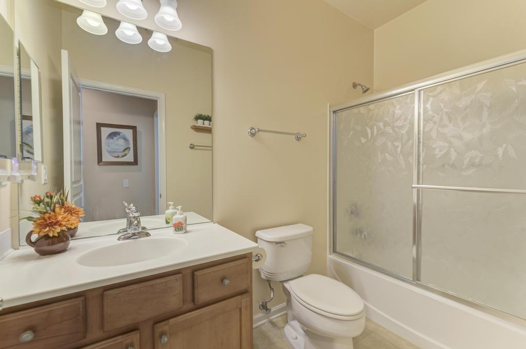 2886 Edgewater Drive Property Photo 24