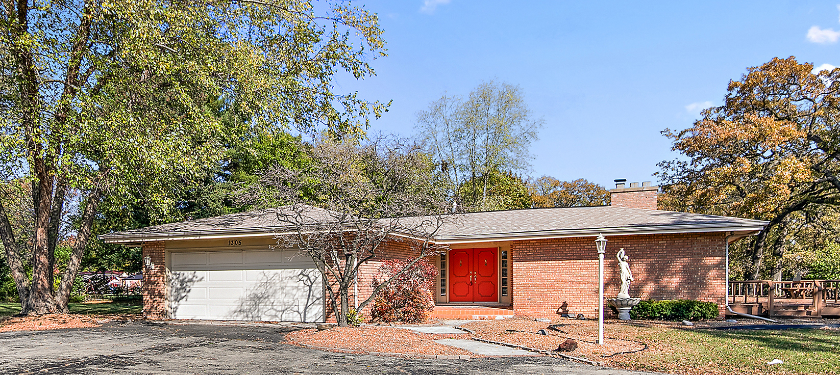 1305 Oaktree Lane Property Photo 1