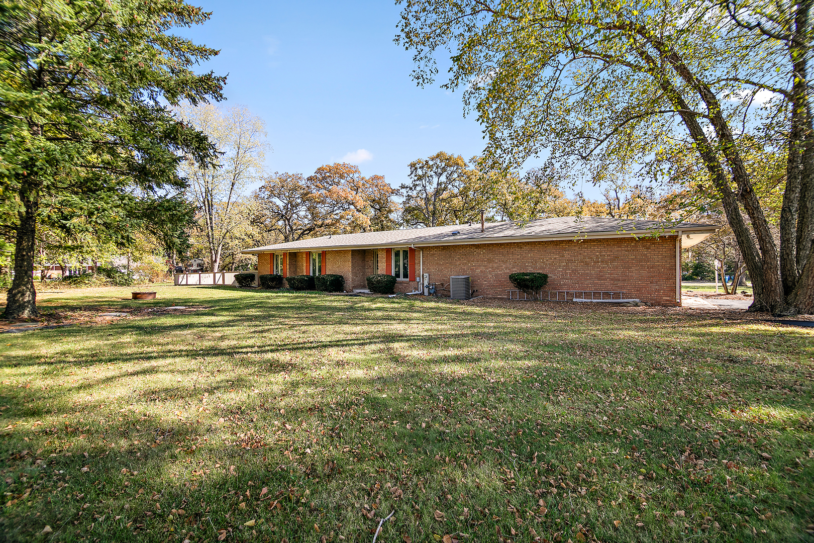 1305 Oaktree Lane Property Photo 3