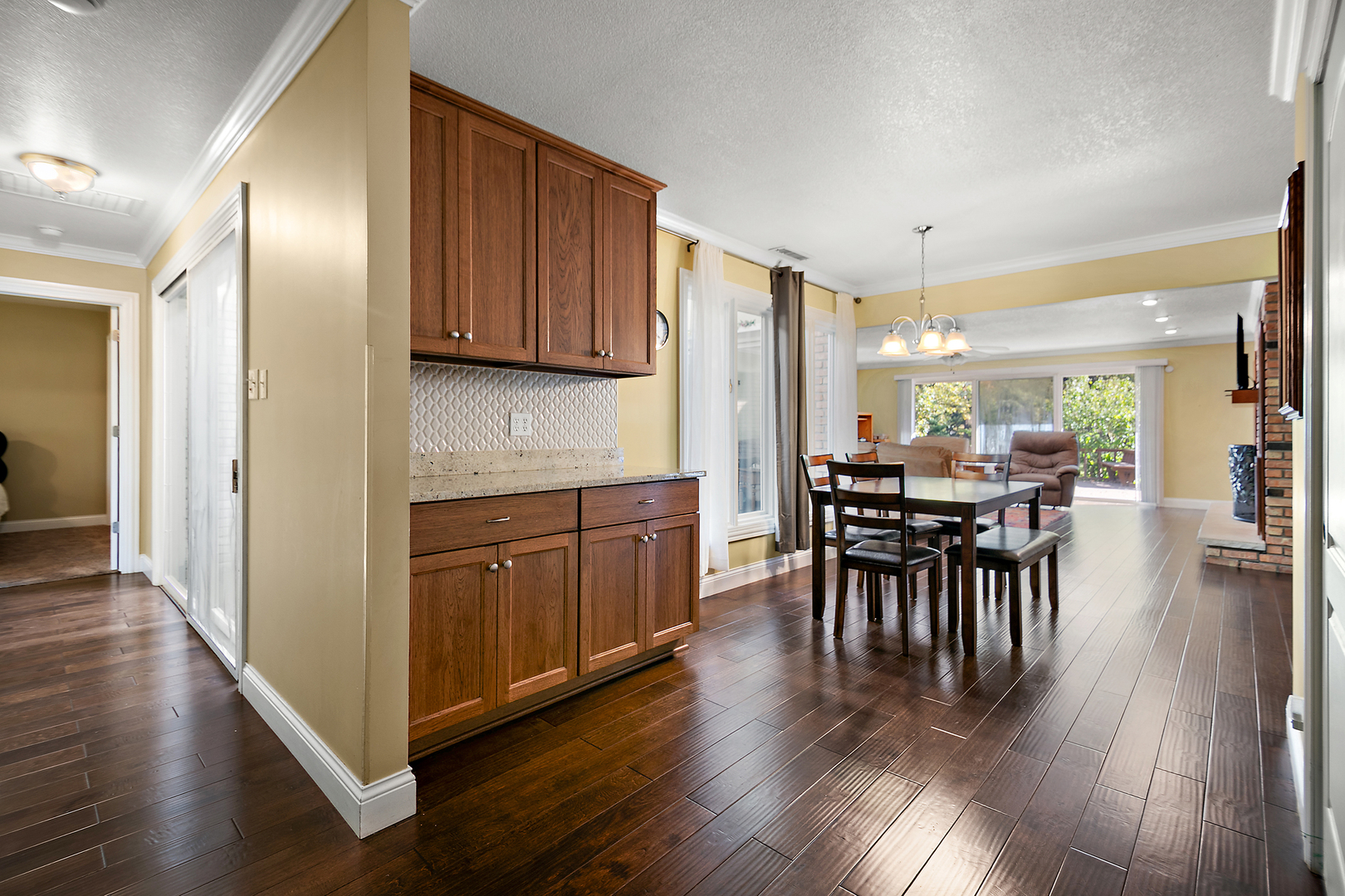 1305 Oaktree Lane Property Photo 17