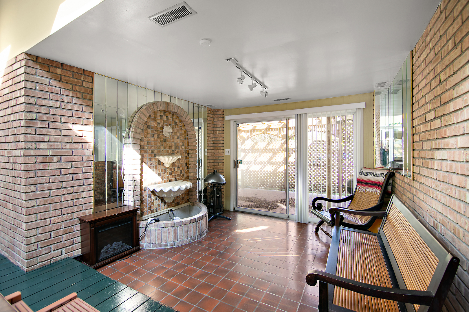 1305 Oaktree Lane Property Photo 33