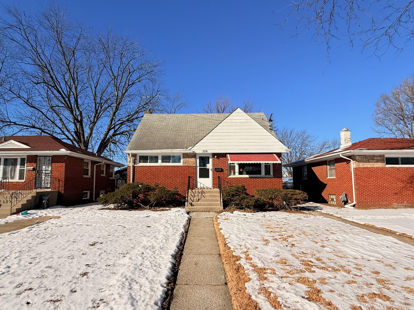 326 Clyde Avenue Property Photo 2