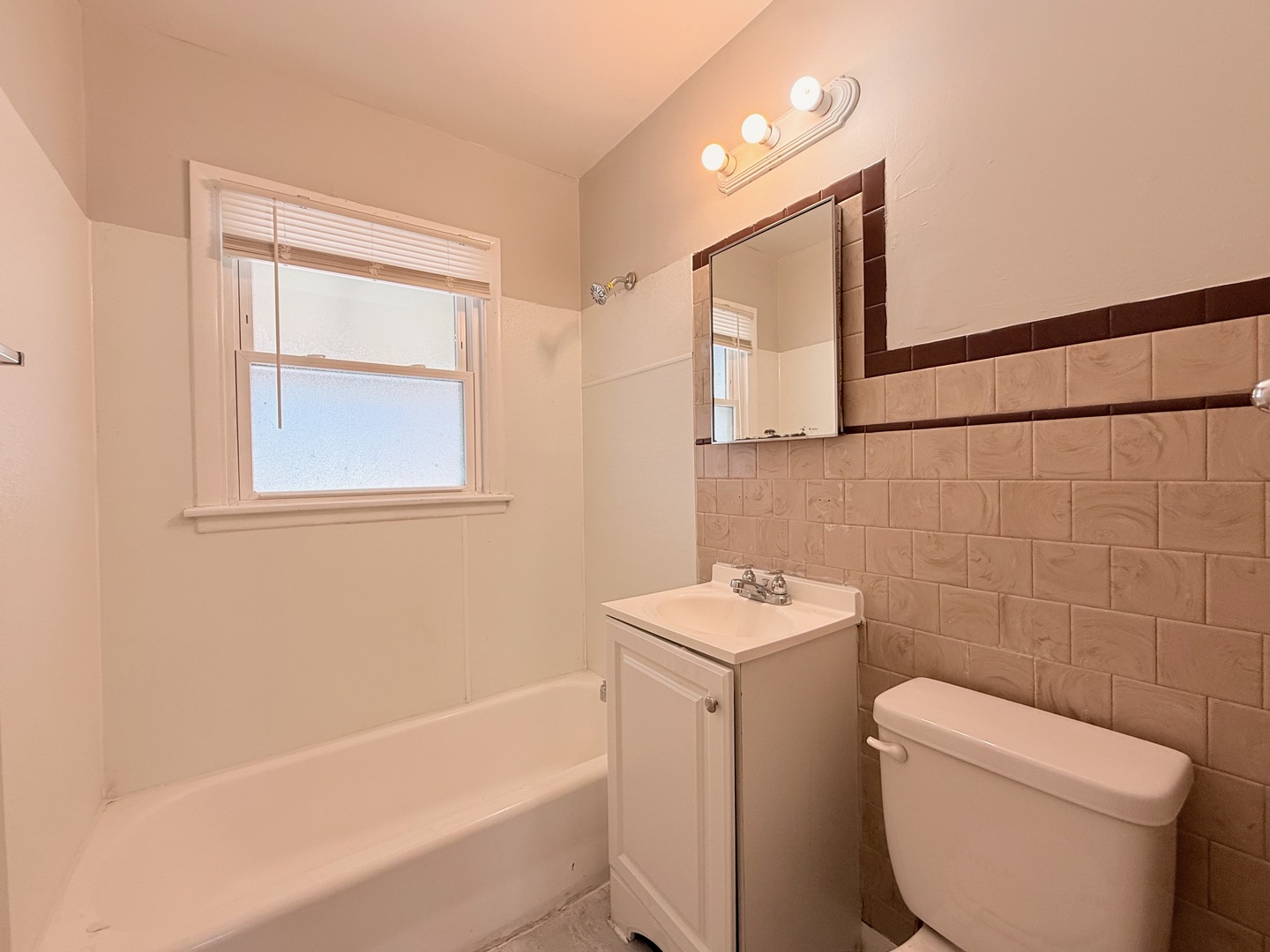 326 Clyde Avenue Property Photo 6
