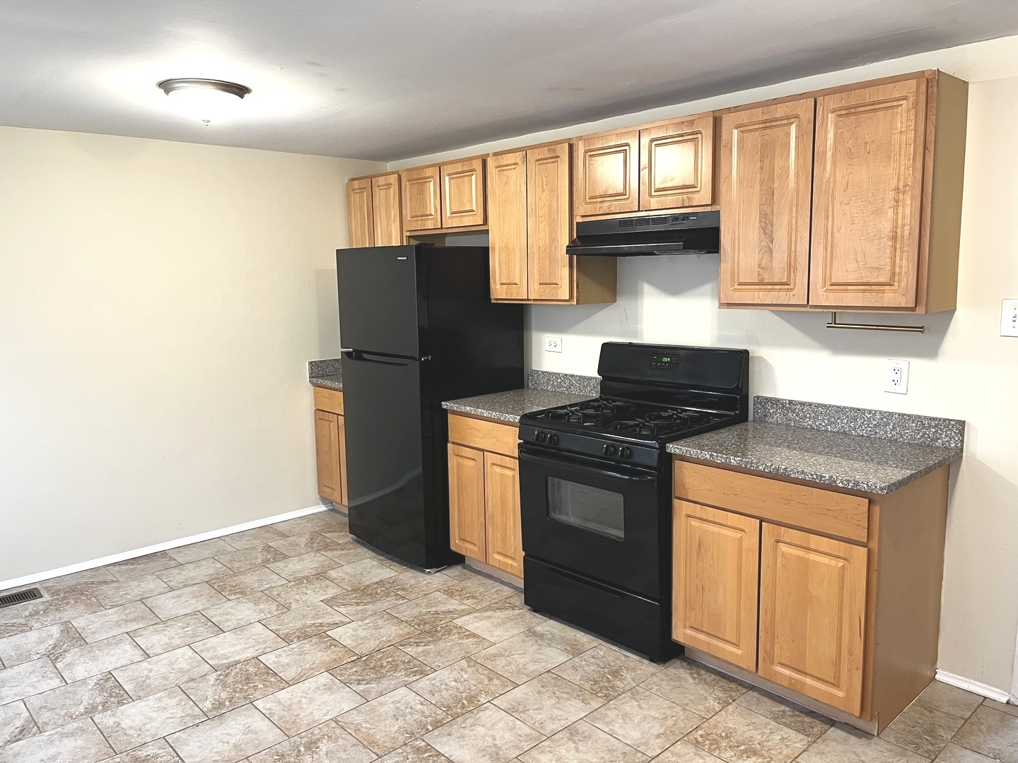 335 E Mulberry Drive Property Photo 4