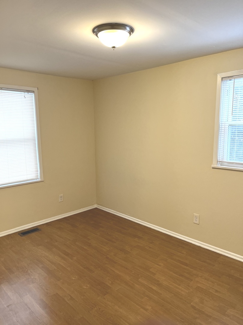 335 E Mulberry Drive Property Photo 6