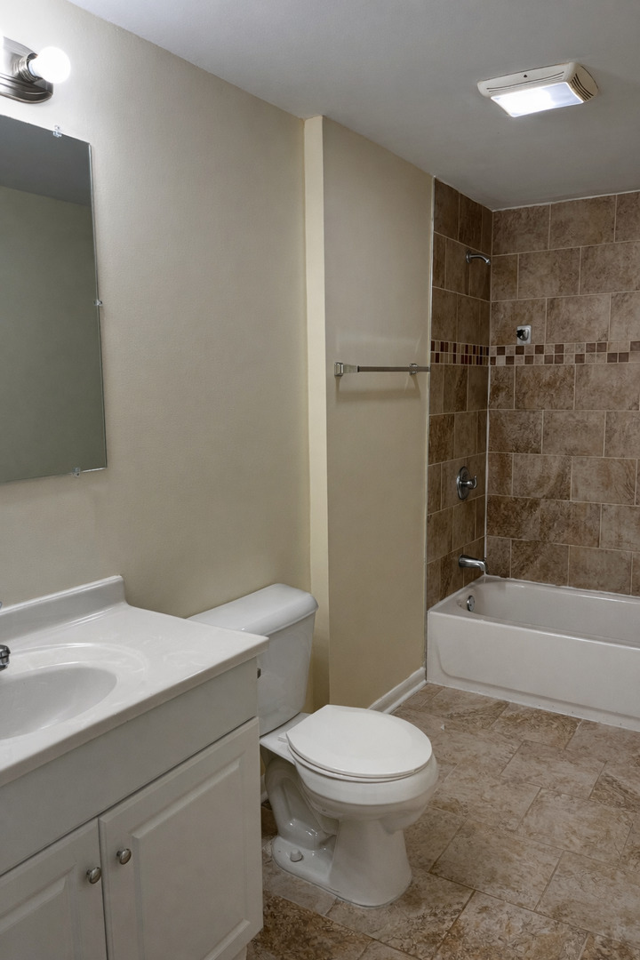 335 E Mulberry Drive Property Photo 8
