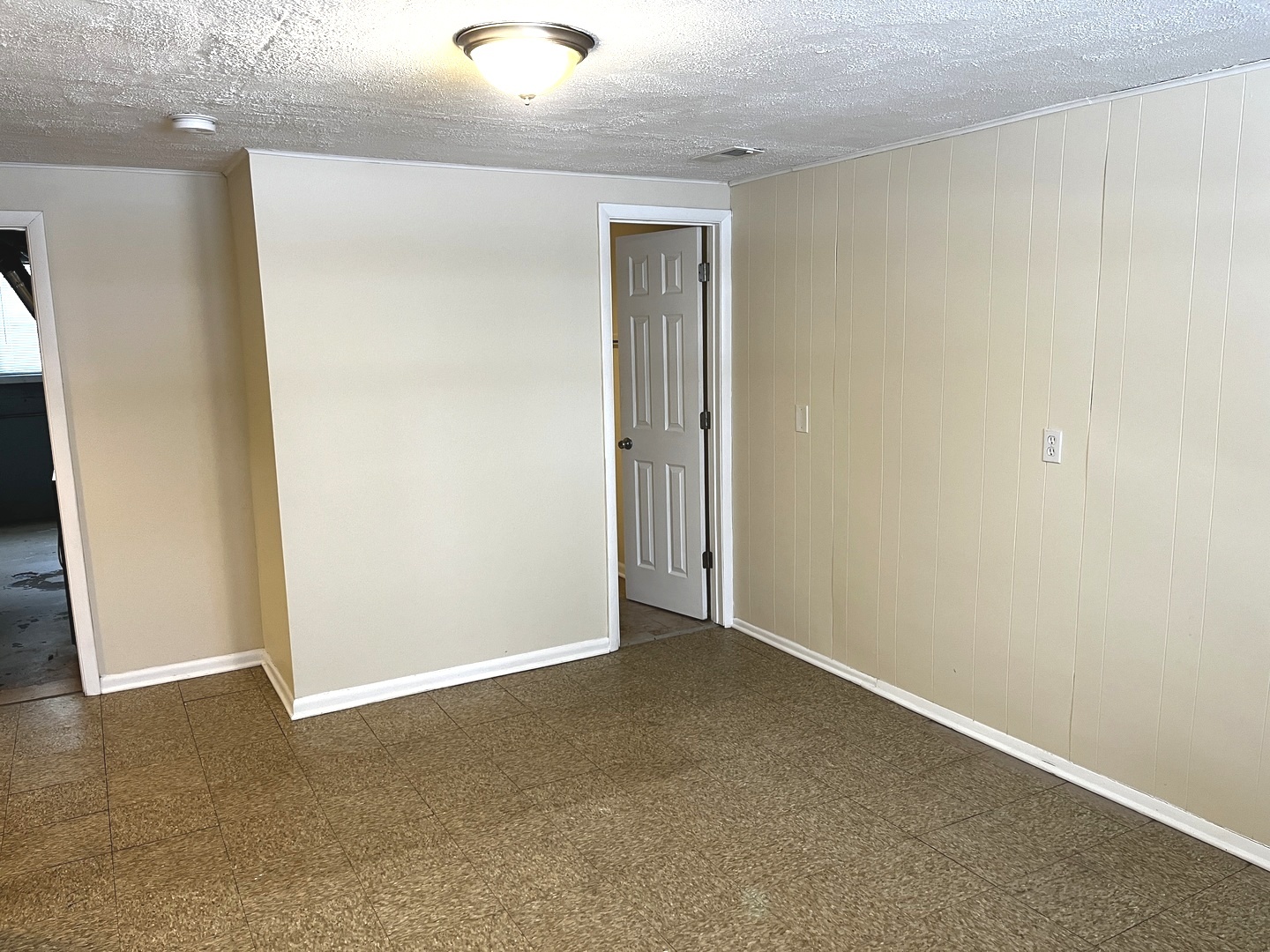 335 E Mulberry Drive Property Photo 10