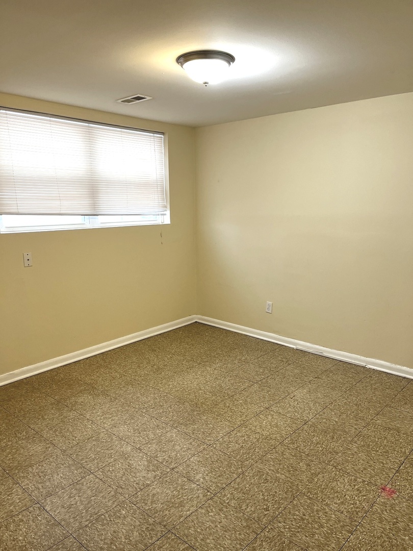 335 E Mulberry Drive Property Photo 12
