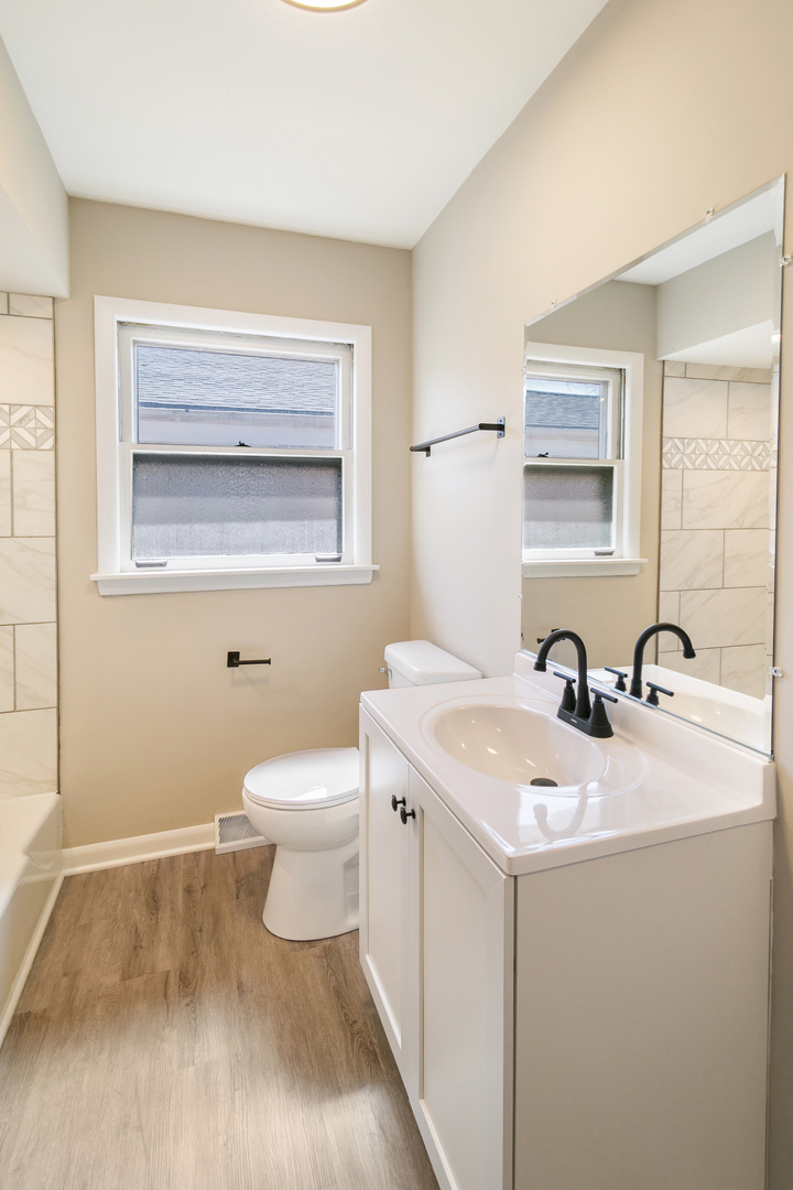 14214 Minerva Avenue Property Photo 12