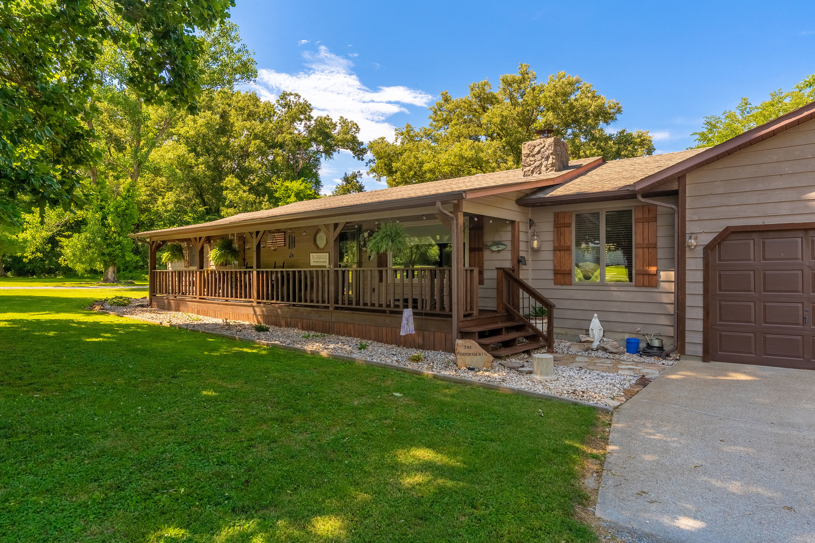 180 White Oak Lane Property Photo 4