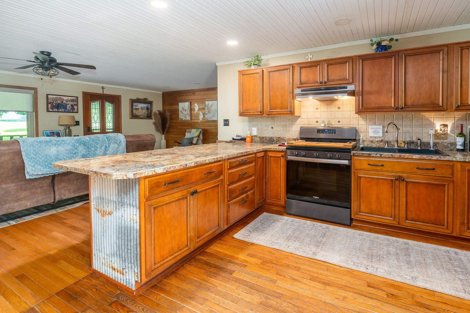 180 White Oak Lane Property Photo 9