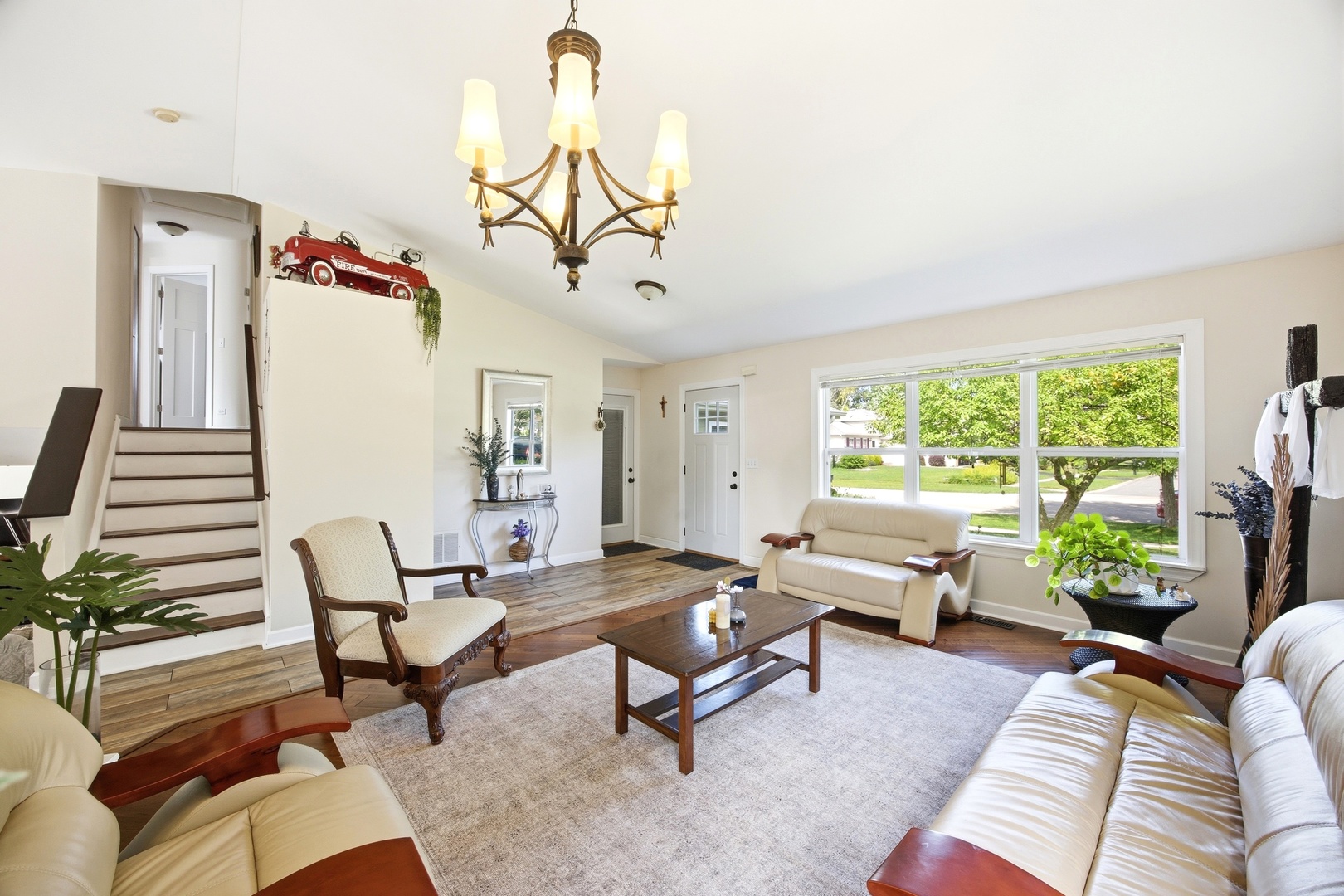 2438 Lotus Drive Property Photo 4